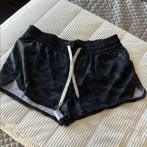 Vuori Clementine shorts  Camouflage